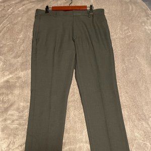 32x32 Grey Van Heusen Dress Pants (Slim fit)